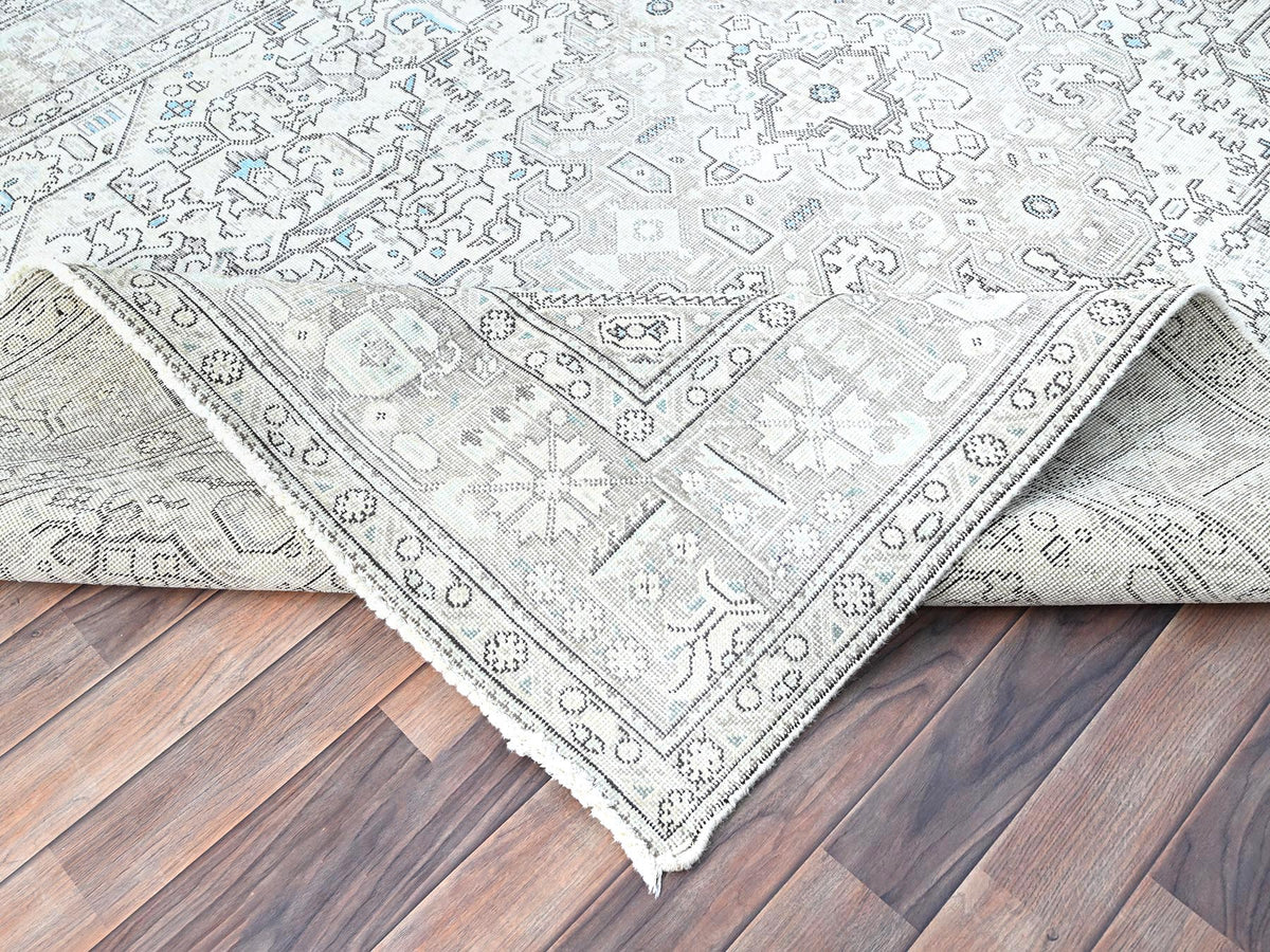 Tabriz Vintage hand-knotted wool rug in Ivory & Gray, 6'5" x 9'1" — SKU O086095 (view 6)