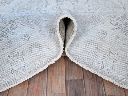 Tabriz Vintage hand-knotted wool rug in Ivory, 6'2" x 8'8" — SKU O086097 (view 5)