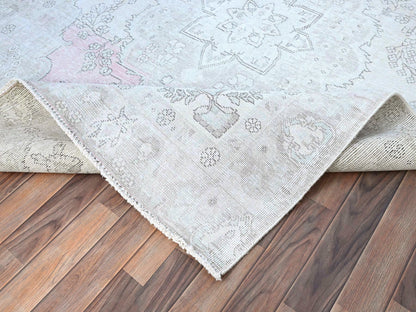 Tabriz Vintage hand-knotted wool rug in Ivory, 6'2" x 8'8" — SKU O086097 (view 6)
