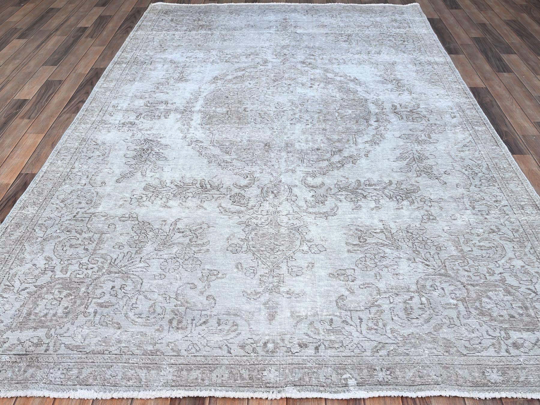 Tabriz Vintage hand-knotted wool rug in Gray, 6'3" x 9'6" — SKU O086098 (view 2)