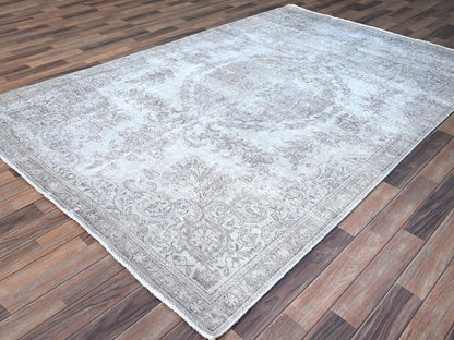 Tabriz Vintage hand-knotted wool rug in Gray, 6'3" x 9'6" — SKU O086098 (view 3)