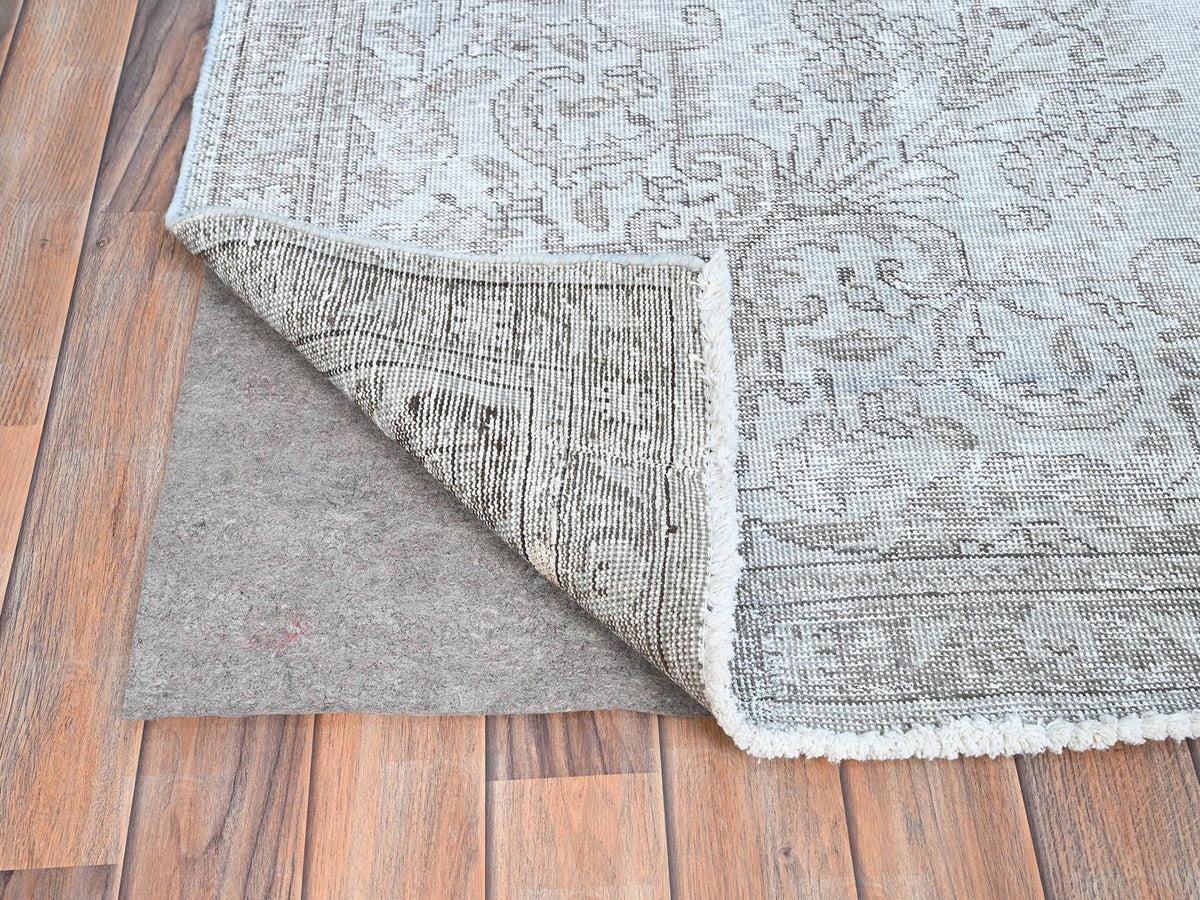 Tabriz Vintage hand-knotted wool rug in Gray, 6'3" x 9'6" — SKU O086098 (view 4)