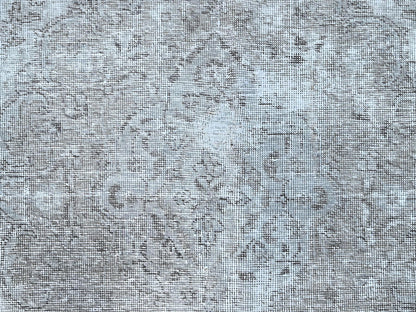 Tabriz Vintage hand-knotted wool rug in Gray, 6'3" x 9'6" — SKU O086098 (view 8)