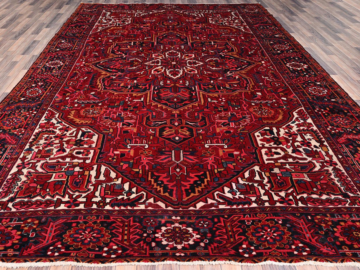 Heriz Heriz hand-knotted wool rug in Red & Black, 9'7" x 12'6" — SKU O086143 (view 2)