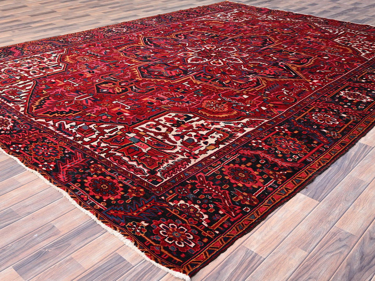 Heriz Heriz hand-knotted wool rug in Red & Black, 9'7" x 12'6" — SKU O086143 (view 3)