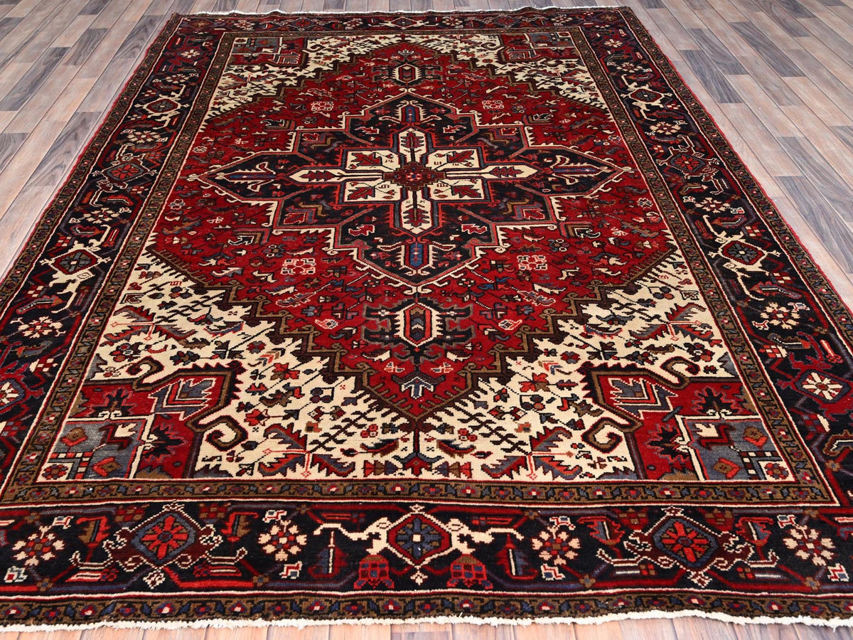 Heriz Heriz hand-knotted wool rug in Red & Black, 6'8" x 9'5" — SKU O086153 (view 2)