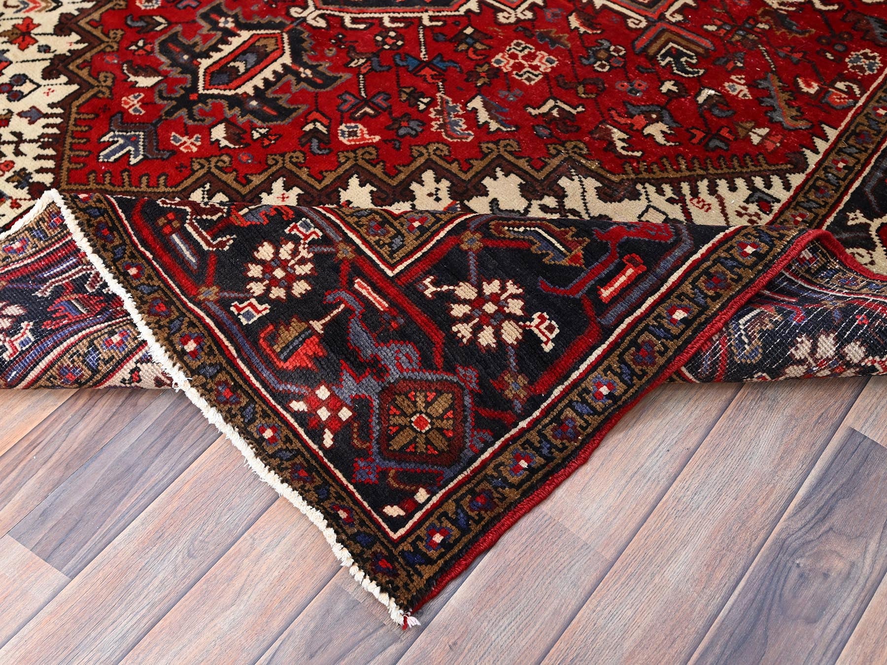 Heriz Heriz hand-knotted wool rug in Red & Black, 6'8" x 9'5" — SKU O086153 (view 6)
