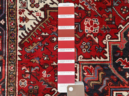 Heriz Heriz hand-knotted wool rug in Red & Black, 6'8" x 9'5" — SKU O086153 (view 7)