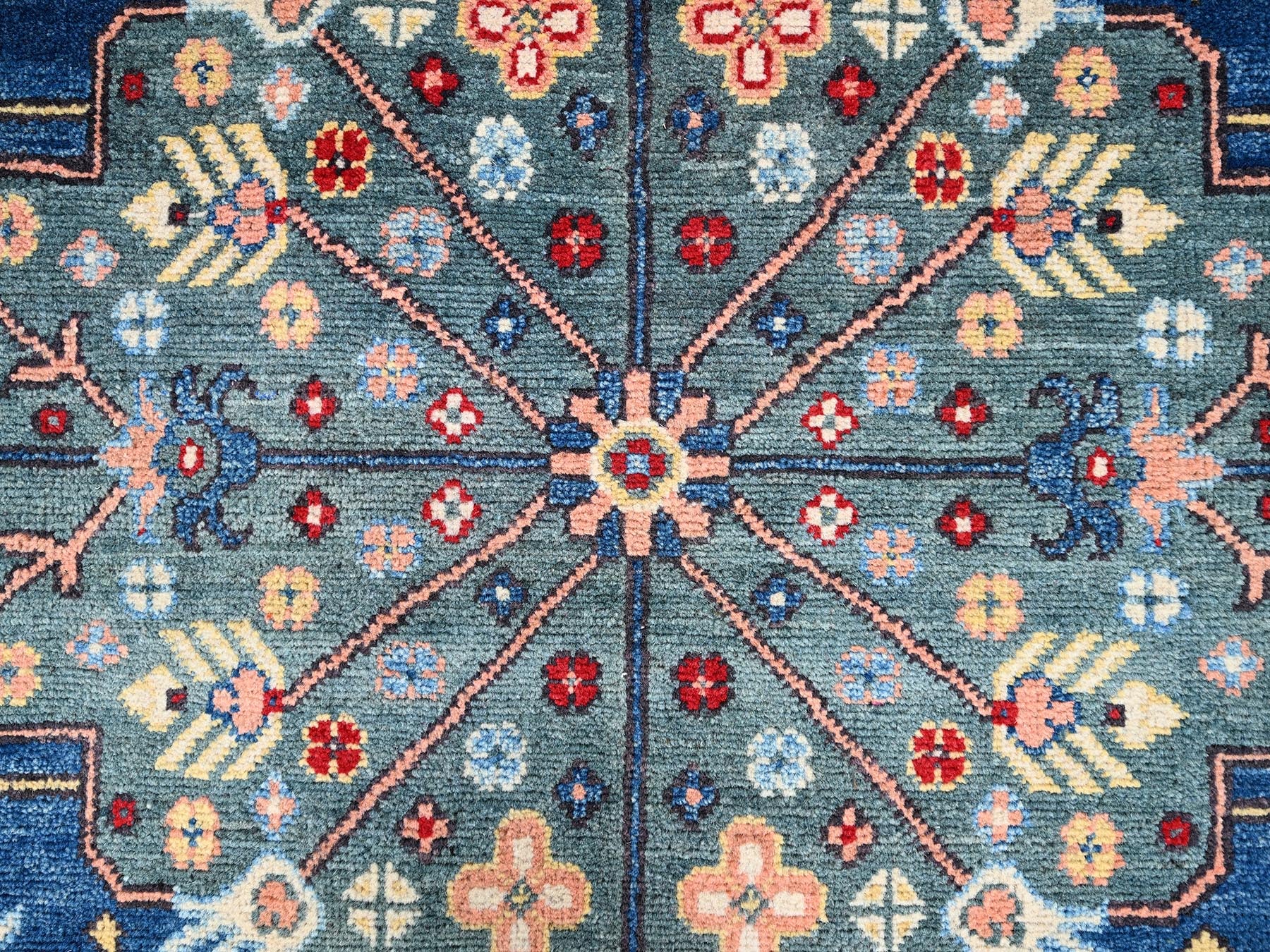 Heriz Heriz hand-knotted wool rug in Red, 8'10" x 11'11" — SKU O086157 (view 8)