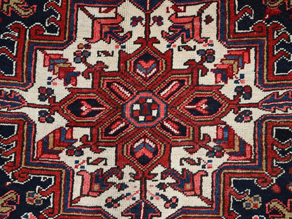 Heriz Heriz hand-knotted wool rug in Red & Blue, 8'11" x 11'3" — SKU O086177 (view 8)