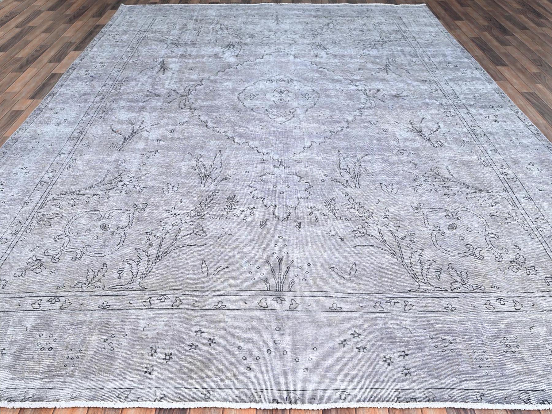Tabriz Vintage hand-knotted wool rug in Gray, 9'6" x 12'4" — SKU O086193 (view 2)