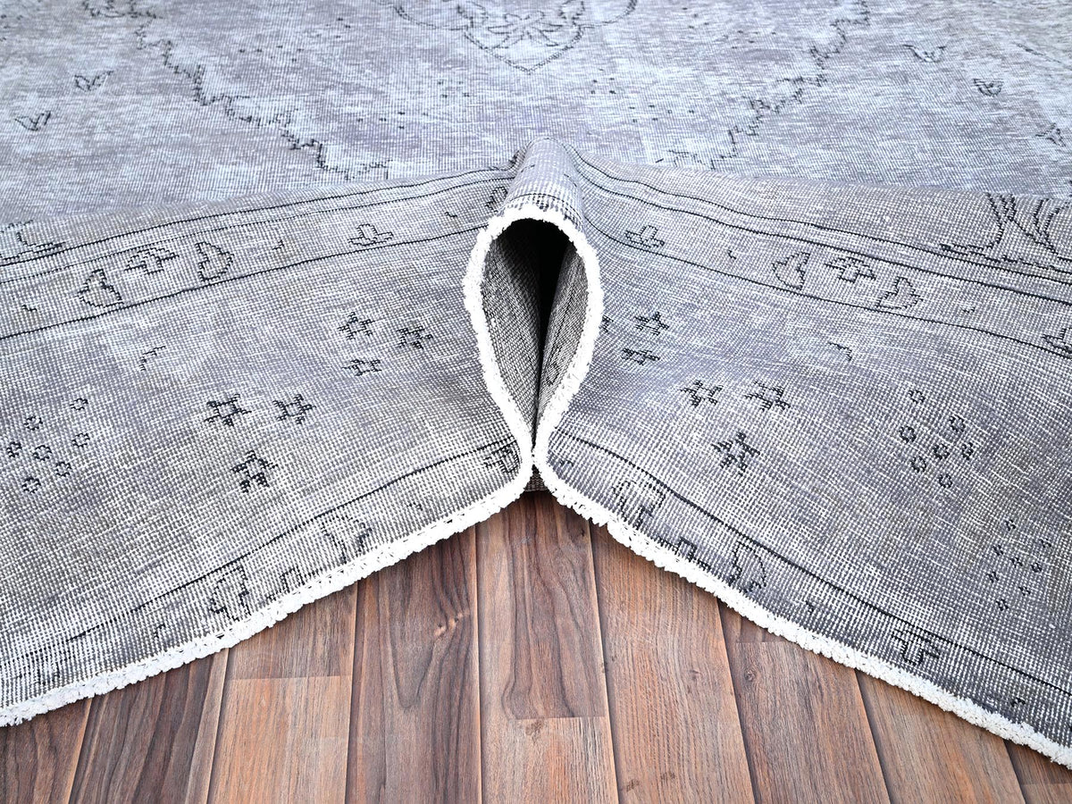 Tabriz Vintage hand-knotted wool rug in Gray, 9'6" x 12'4" — SKU O086193 (view 5)