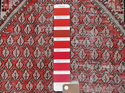Sarouk Vintage hand-knotted wool rug in Red & Ivory, 3'10" x 6'1" — SKU O0861 (view 4)