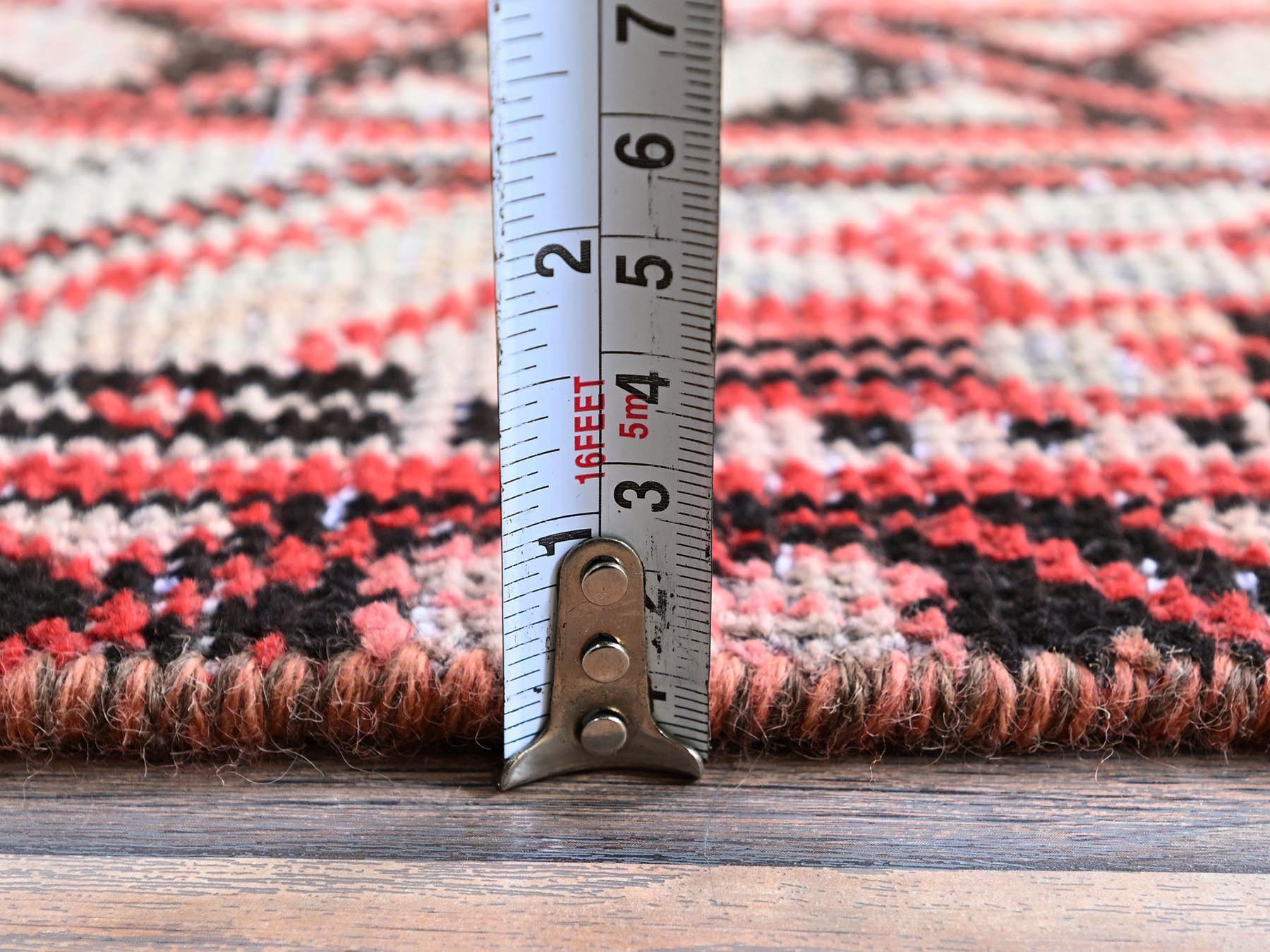 Sarouk Vintage hand-knotted wool rug in Red & Ivory, 3'10" x 6'1" — SKU O0861 (view 6)