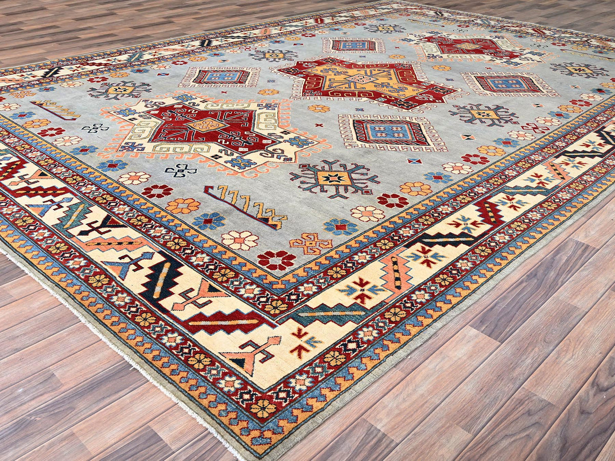 Kazak Kazak hand-knotted wool rug in Gray & Ivory, 9'10" x 13'8" — SKU O086213 (view 3)