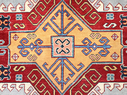 Kazak Kazak hand-knotted wool rug in Gray & Ivory, 9'10" x 13'8" — SKU O086213 (view 8)