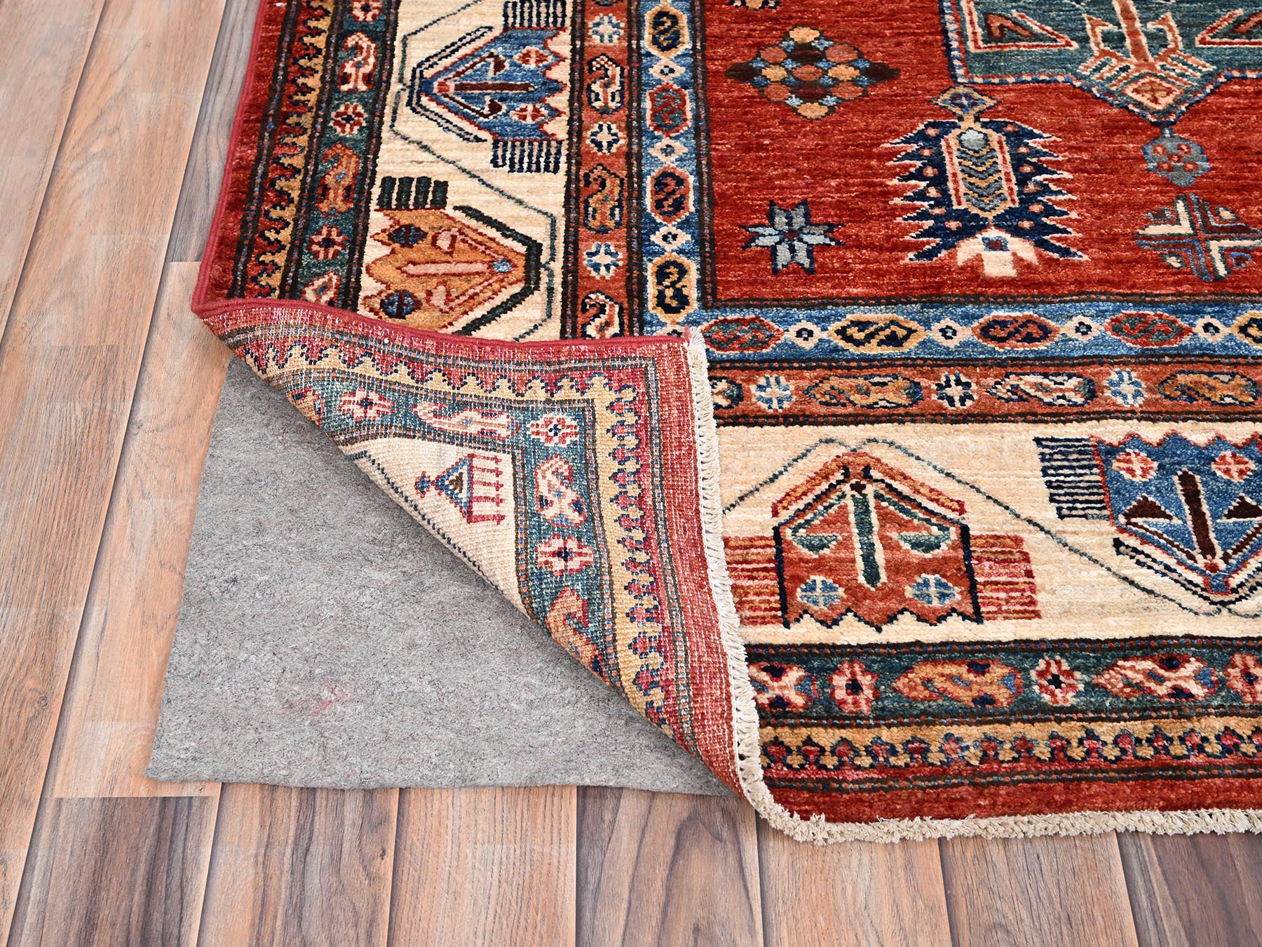 Kazak Kazak hand-knotted wool rug in Red & Ivory, 8'2" x 9'10" — SKU O086273 (view 4)