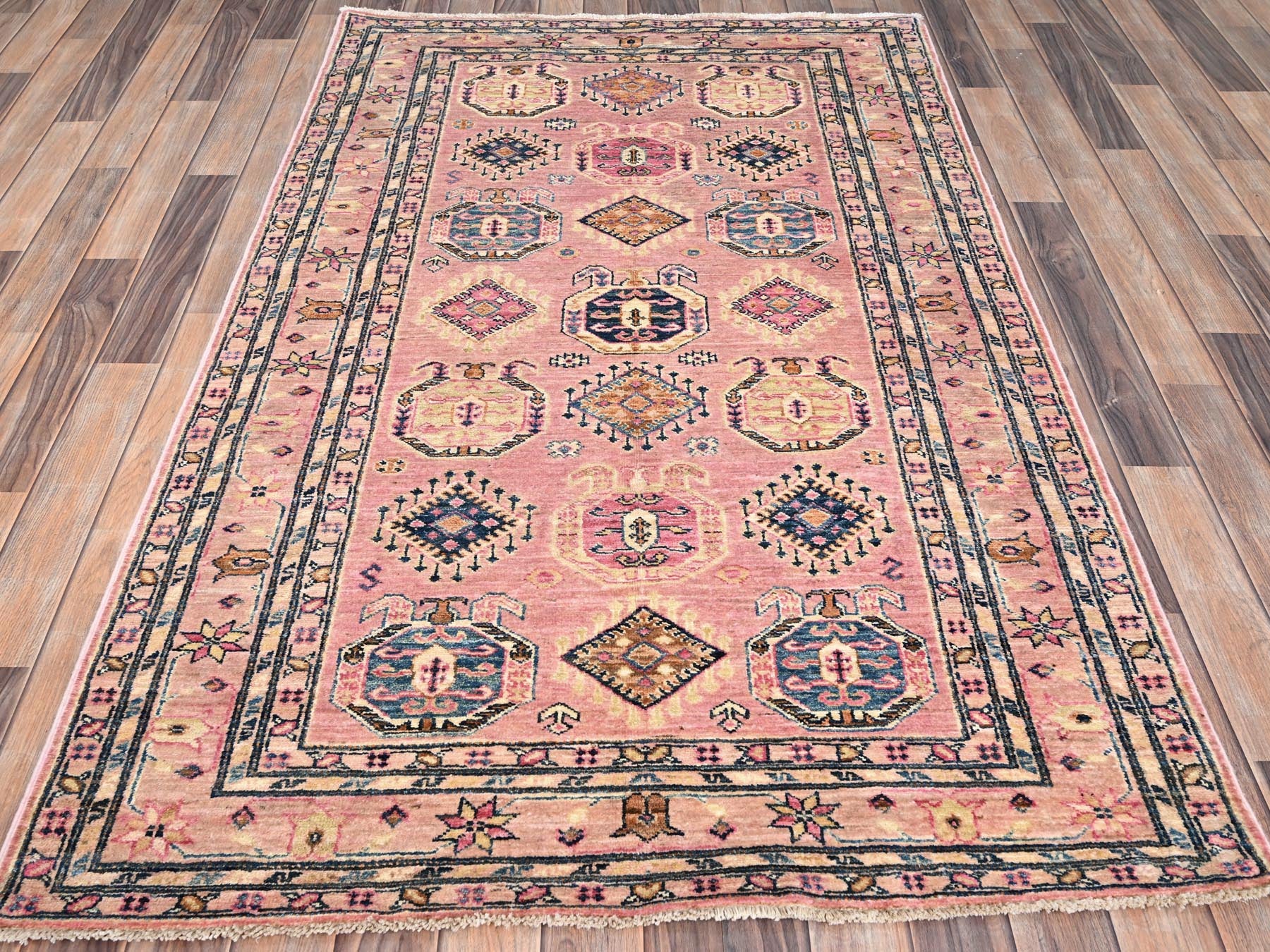 Kazak Kazak hand-knotted wool rug in Pink, 4' x 6' — SKU O086322 (view 2)