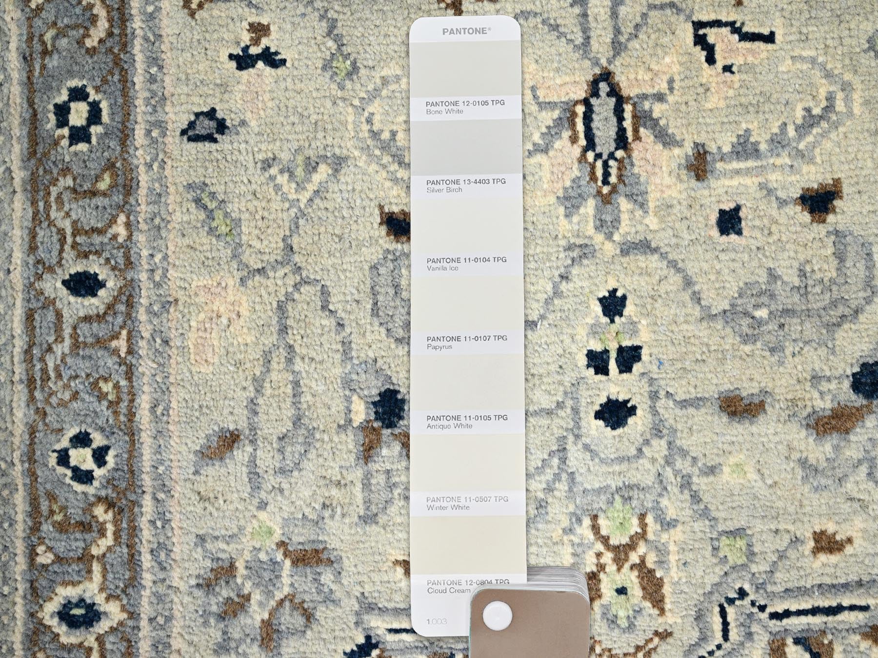 Heriz Heriz hand-knotted wool rug in Ivory & Gray, 2'1" x 3' — SKU O086381 (view 4)