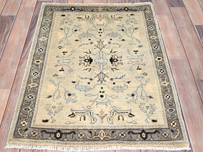 Heriz Heriz hand-knotted wool rug in Ivory & Gray, 2'3" x 3' — SKU O086382 (view 2)