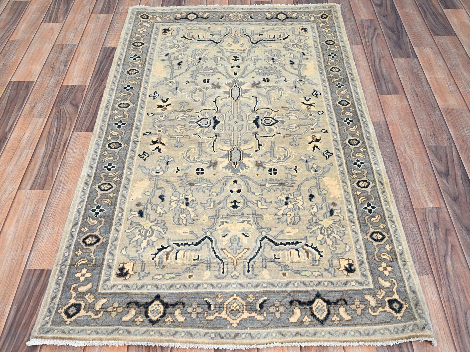 Heriz Heriz hand-knotted wool rug in Ivory & Gray, 3' x 4'10" — SKU O086389 (view 2)