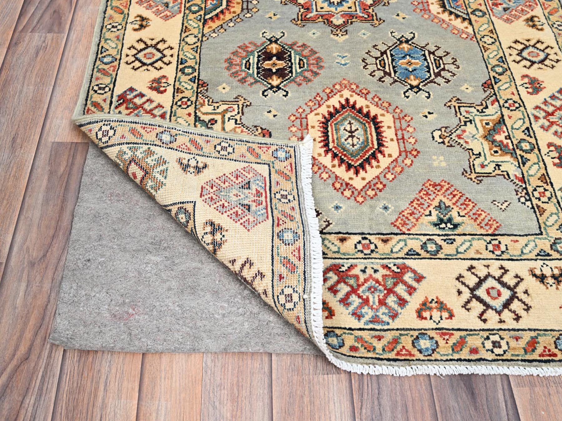 Kazak Kazak hand-knotted wool rug in Gray & Beige, 2'10" x 4'7" — SKU O086466 (view 3)