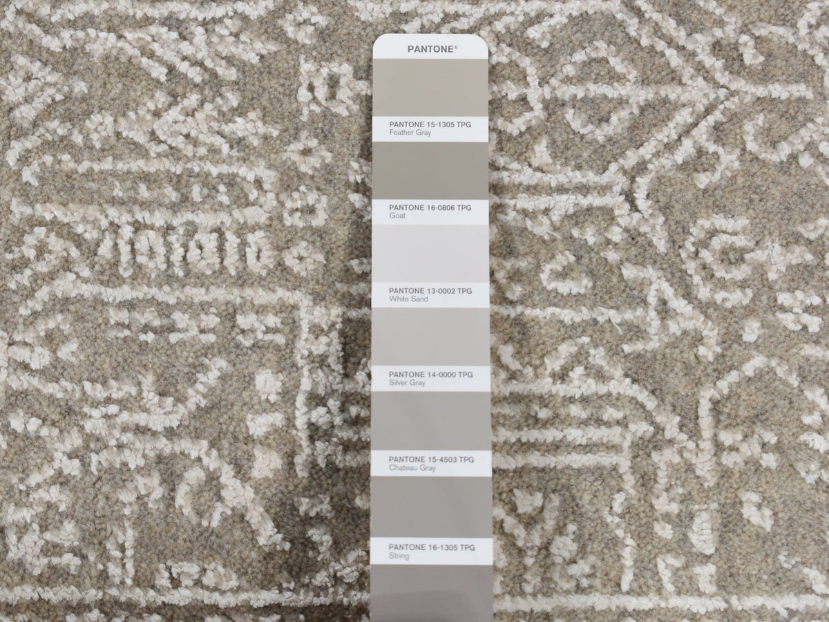 Modern / Contemporary hand-knotted wool/plant based silk rug in Gray, 5'9" x 9' — SKU O087003 (view 7)