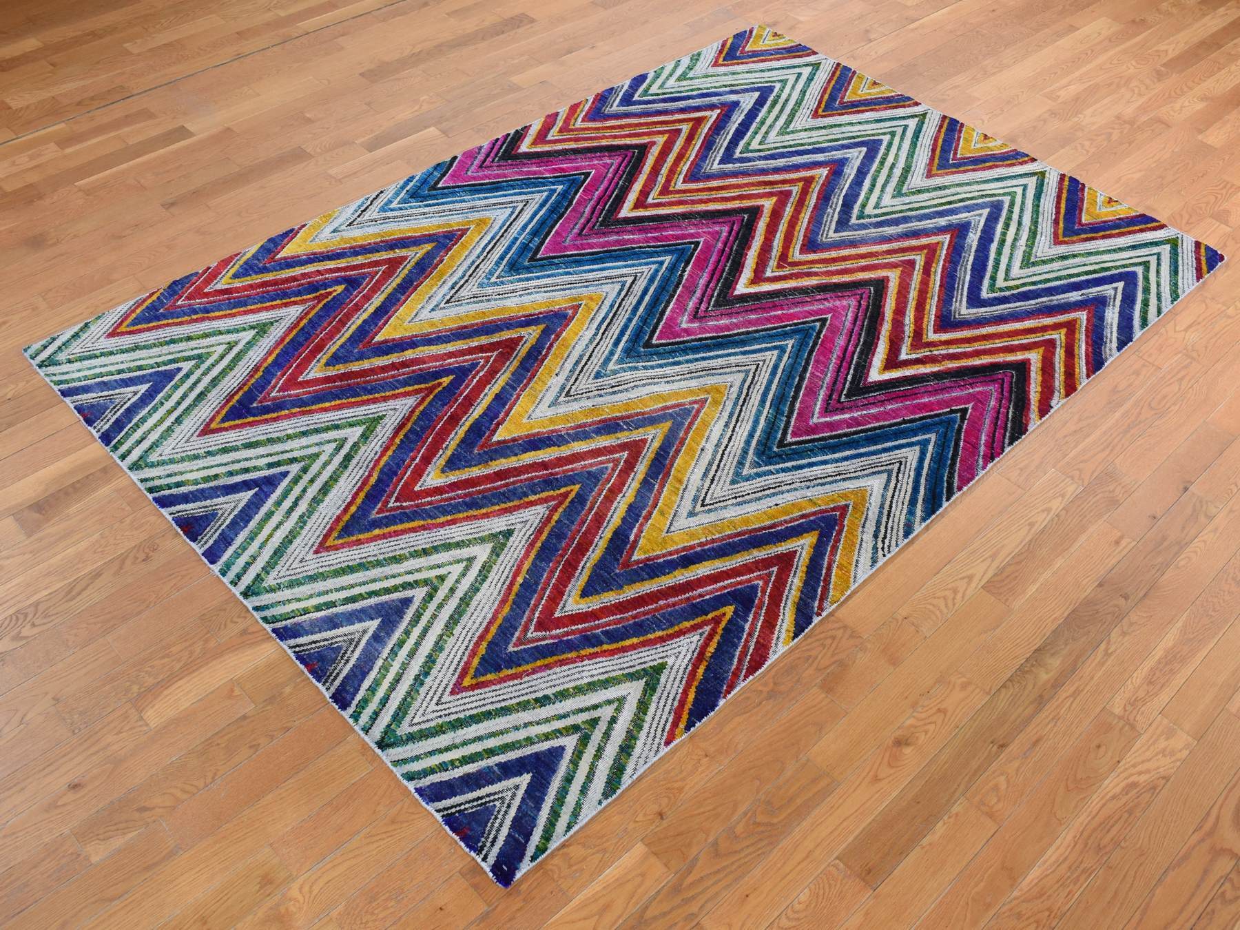 Modern / Contemporary hand-knotted wool/silk rug in Pink, 6' x 9' — SKU O087005 (view 3)