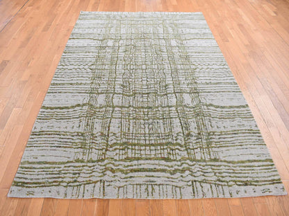 Modern / Contemporary hand-knotted wool/silk rug in Gray, 7'10" x 9'9" — SKU O087024 (view 2)
