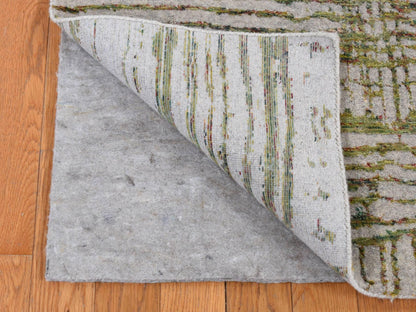 Modern / Contemporary hand-knotted wool/silk rug in Gray, 7'10" x 9'9" — SKU O087024 (view 4)