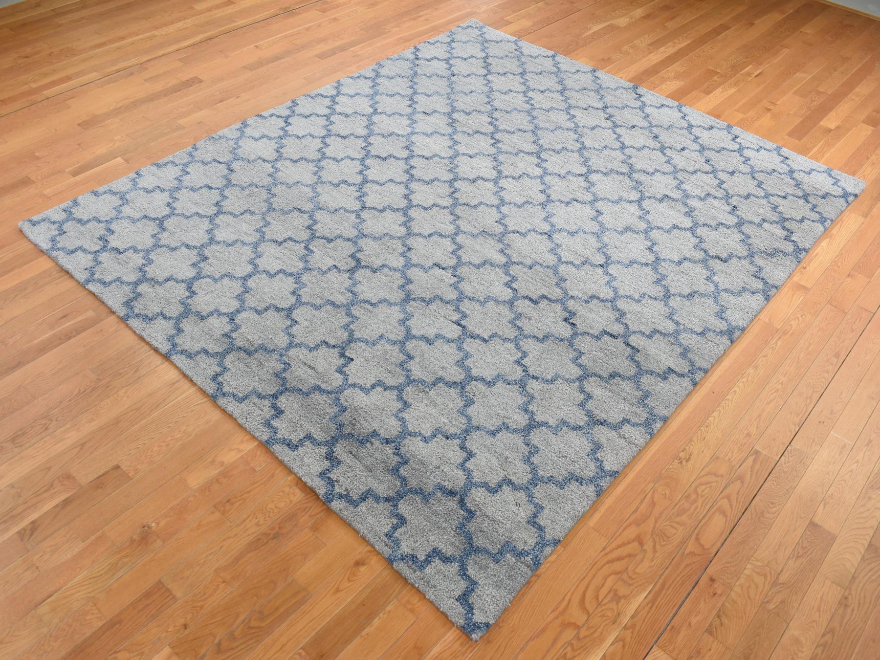Modern / Contemporary hand-knotted wool rug in Gray, 8'1" x 9'9" — SKU O087025 (view 3)
