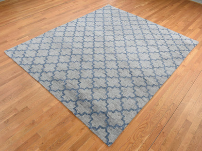 Modern / Contemporary hand-knotted wool rug in Gray, 8'1" x 9'9" — SKU O087025 (view 3)