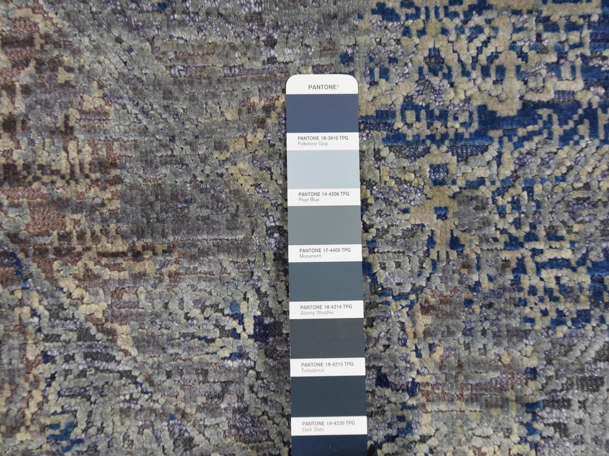 Modern / Contemporary hand-knotted wool/silk rug in Gray, 8' x 10'2" — SKU O087033 (view 7)