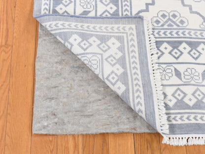 Agra Transitional hand-knotted cotton rug in Ivory, 8'1" x 10'2" — SKU O087041 (view 4)
