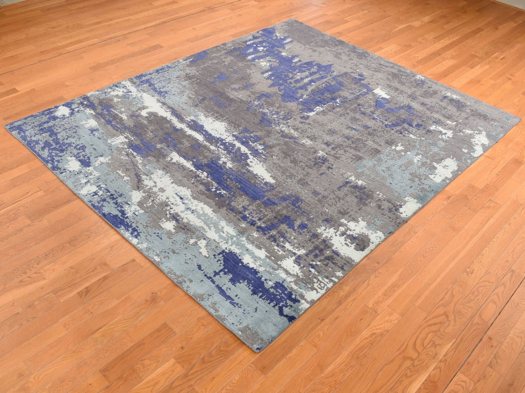 Modern / Contemporary hand-knotted wool/silk rug in Purple, 7'10" x 10' — SKU O087045 (view 3)