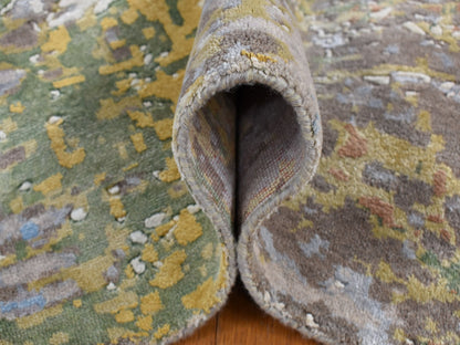 Modern / Contemporary hand-knotted wool/silk rug in Ivory, 8'1" x 10'1" — SKU O087047 (view 6)