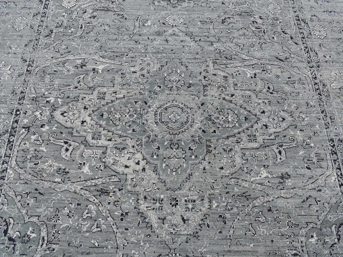 Transitional hand-knotted wool/silk rug in Gray, 8'3" x 10'1" — SKU O087055 (view 8)