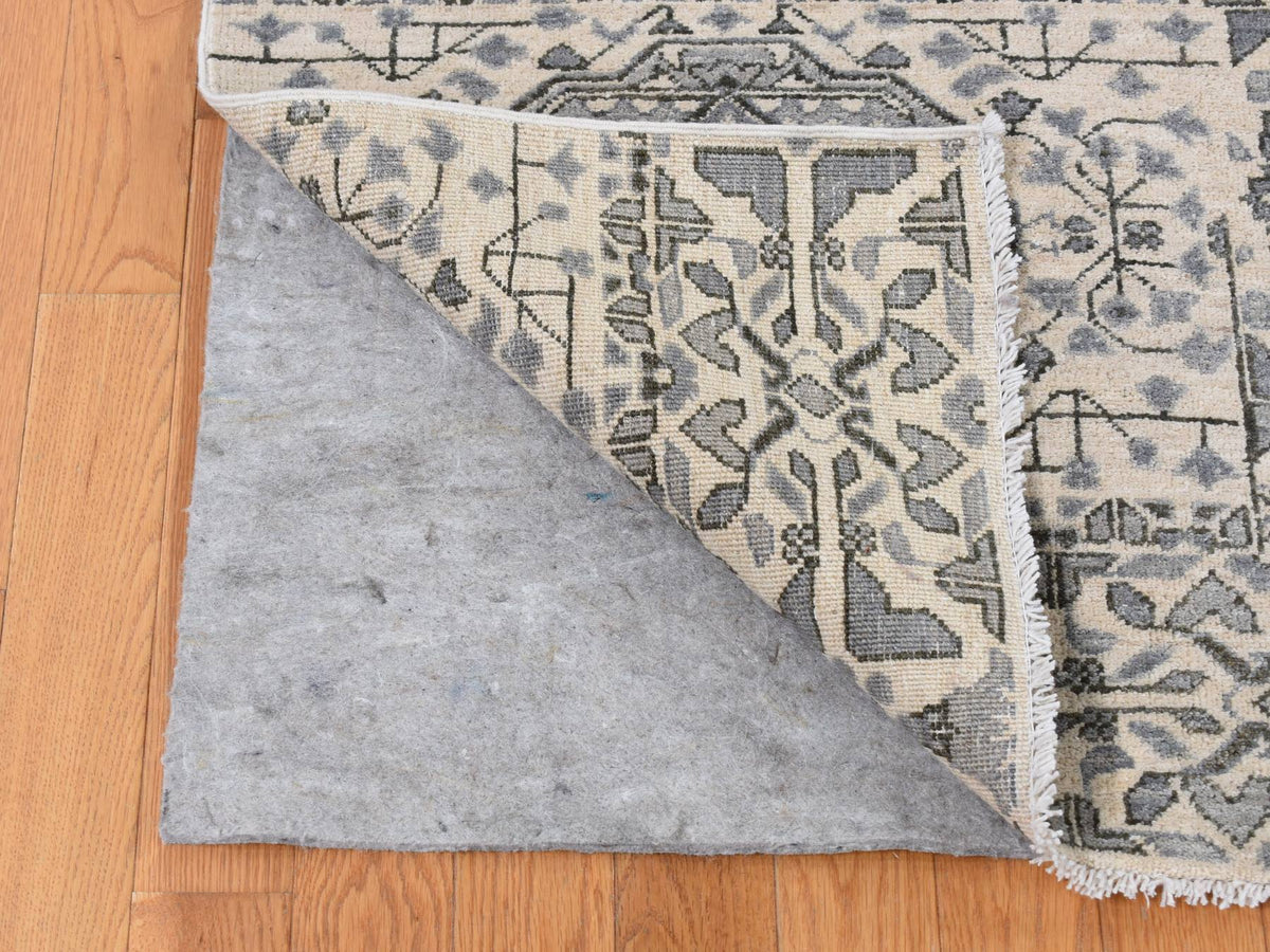 Mamluk Mamluk hand-knotted wool rug in Gray, 8'2" x 10'5" — SKU O087059 (view 4)
