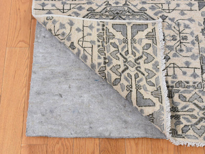 Mamluk Mamluk hand-knotted wool rug in Gray, 8'2" x 10'5" — SKU O087059 (view 4)