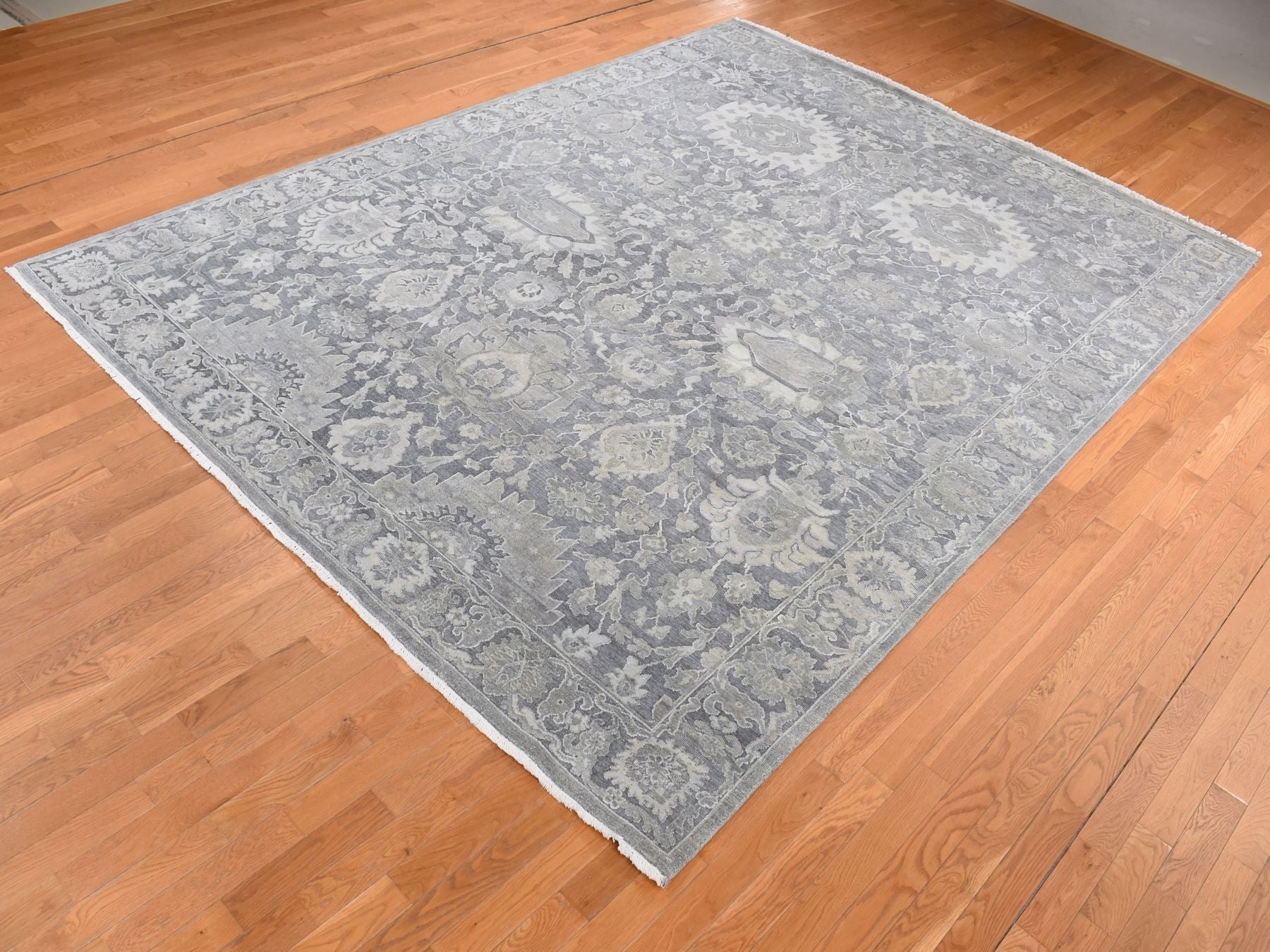 Oushak Oushak hand-knotted wool/silk rug in Gray, 9' x 12'4" — SKU O087070 (view 3)