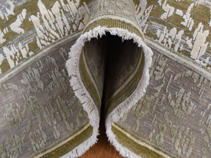 Wool / Silk hand-knotted wool/silk rug in Green & Gray, 8'9" x 12'1" — SKU O087071 (view 6)