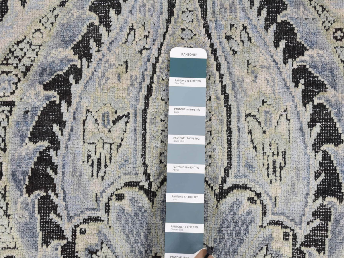 Wool / Silk hand-knotted wool/silk rug in Gray, 9' x 12'2" — SKU O087072 (view 7)