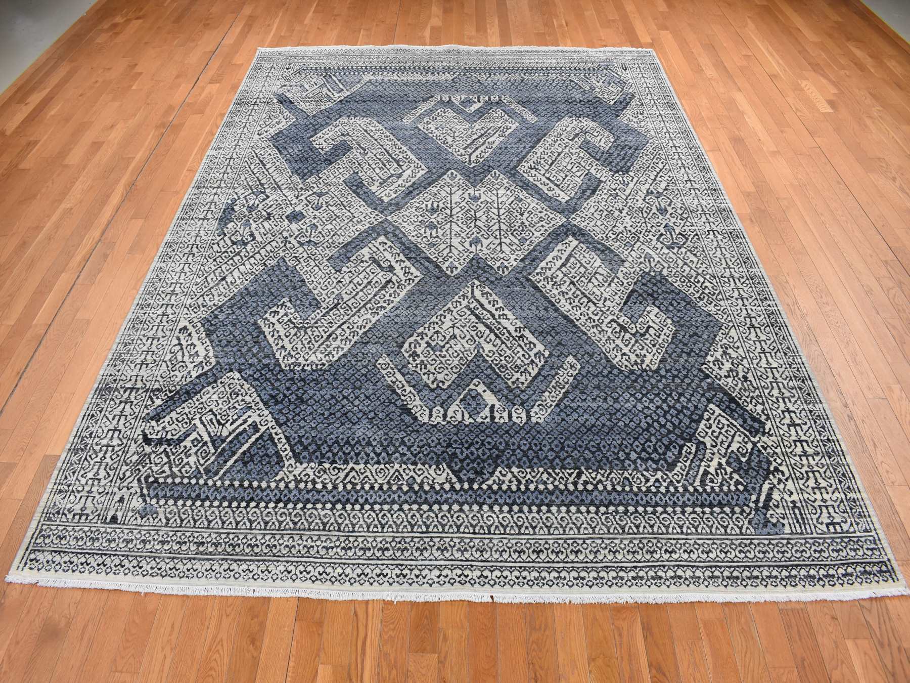 Silk hand-knotted wool/silk rug in Ivory, 9' x 12'3" — SKU O087079 (view 2)
