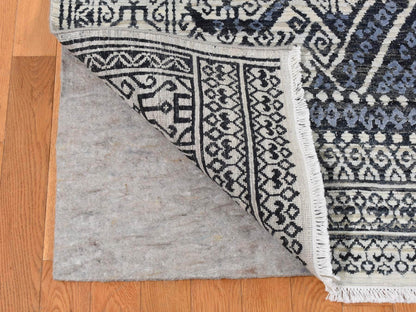 Silk hand-knotted wool/silk rug in Ivory, 9' x 12'3" — SKU O087079 (view 4)