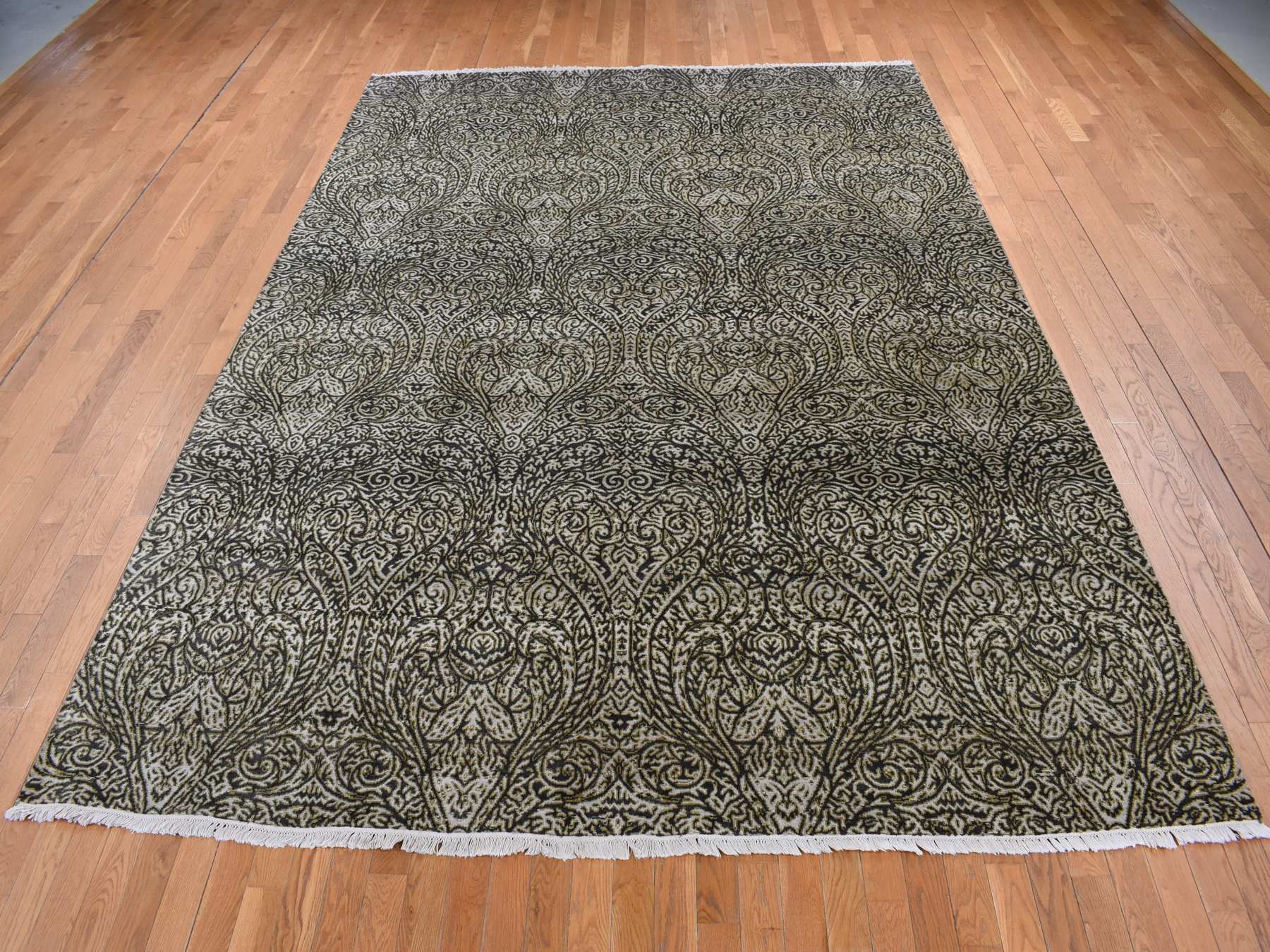 Modern / Contemporary hand-knotted wool/silk rug in Gray, 8'8" x 12'3" — SKU O087081 (view 2)