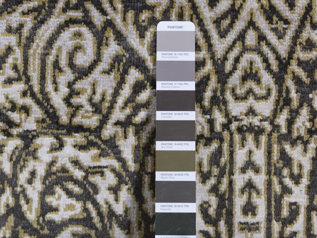 Modern / Contemporary hand-knotted wool/silk rug in Gray, 8'8" x 12'3" — SKU O087081 (view 7)