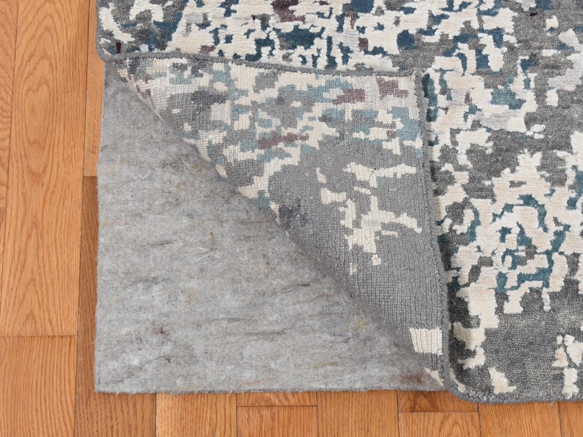 Modern / Contemporary hand-knotted wool/silk rug in Gray, 9'10" x 13'7" — SKU O087086 (view 4)