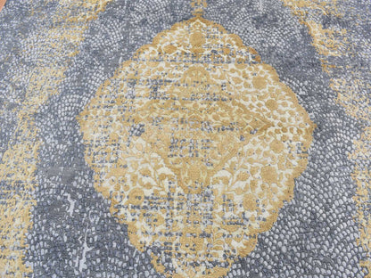 Transitional hand-knotted wool/pure silk rug in Gray, 9' x 11'10" — SKU O087089 (view 8)
