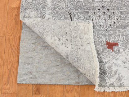 Modern / Contemporary hand-knotted wool/art silk rug in Gray, 8'9" x 11'10" — SKU O087091 (view 4)