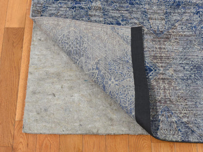 Modern / Contemporary hand-knotted wool/silk rug in Gray, 9' x 12' — SKU O087095 (view 4)